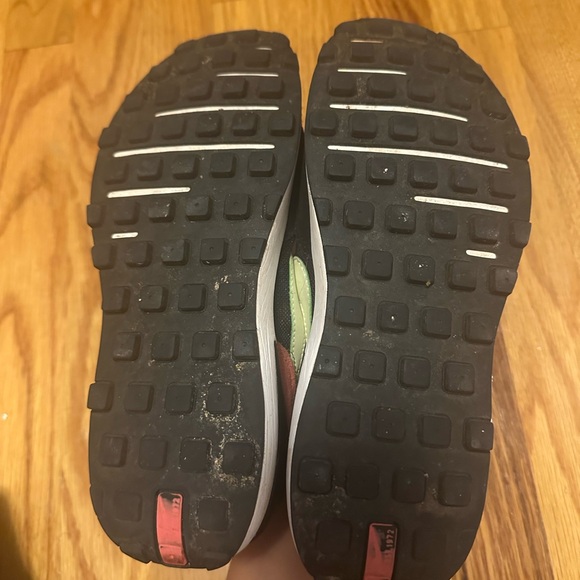 Nike Sneaker - Picture 6 of 7